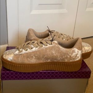 NIb velvet creepers